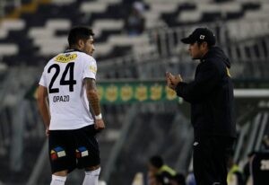 El primer paso de Héctor Tapia por la  banca de Colo Colo dejó número azules