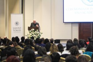 Santo Tomás inaugura año académico con clase magistral