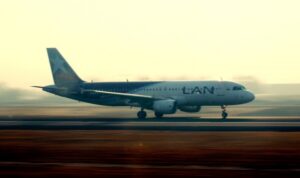 Latam extiende sus medidas preventivas  para vuelos hasta el 28 de abril