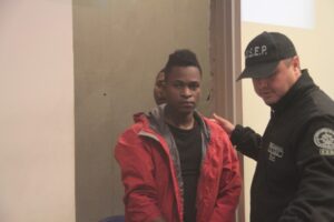 Dos colombianos y un chileno a la cárcel  por amenazar a taxista con arma de fuego