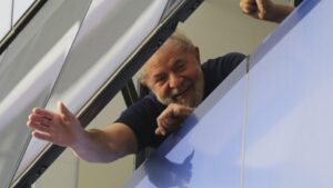 Lula abre posibilidad de no ser candidato e insta al PT a elegir con “total libertad” a su presidenciable