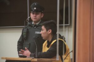Valdiviano enfrenta juicio por abusar de adolescente tras “carrete” en casa abandonada