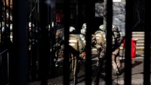 Parlamentarios, concejales y cores rechazan “violento actuar” de FF.EE. en el Instituto Nacional