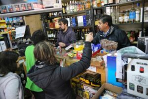 Día de números azules para los  almacenes que abrieron el 1 de mayo