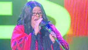 Disfruta del emotivo homenaje de Mario Zapata a Mercedes Sosa