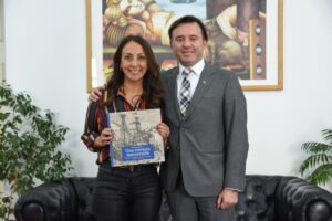 Alcalde Radonich sostiene reuniones con autoridades para impulsar Comisión 500 años