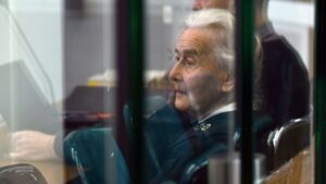 Policía alemana detiene a anciana conocida  como la “abuela nazi”