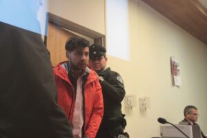 Mujer escapó con su nieta de 3 años de peligroso ladrón