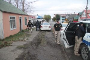 Allanamiento de la PDI en tres viviendas dejó cuatro detenidos por droga