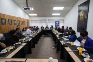 Rector Juan Oyarzo se reunió con ex dirigentes estudiantiles