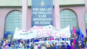 Acusan “mezquindad” del Gobierno por no promulgar gratuidad