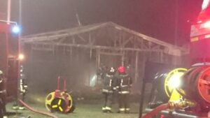 Fuego arrasó vivienda  del Centro Regional de  Investigación Kampenaike