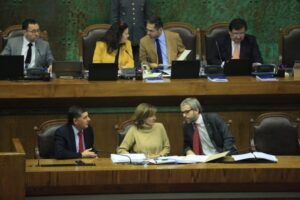 Aprueban proyecto de Ley que prohíbe bolsas plásticas en todo el país