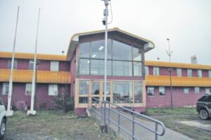 Brote de sarna afecta a 15 personas en la cárcel de menores de Punta Arenas