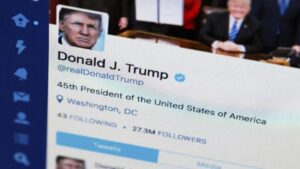 Le prohíben a Trump bloquear cuentas de Twitter