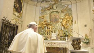 Sacerdotes chilenos víctimas de Karadima tras encuentro con el Papa: “Nos pide perdón”