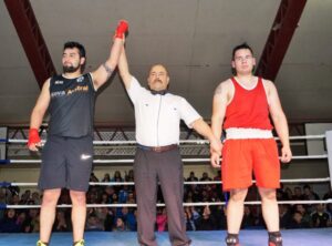 Golpes iban y golpes venían en una exitosa velada de boxeo realizada en Porvenir