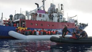 Francia y Portugal recibirán parte de los inmigrantes del buque Lifeline