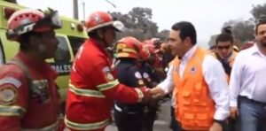 Retoman búsqueda de víctimas de erupción del volcán