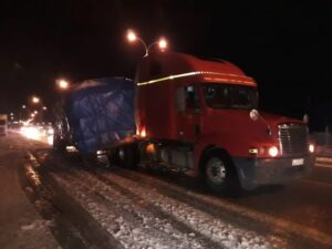 Camión sufre desprendimiento de su acoplado