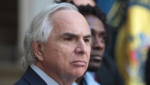 Gobierno presenta queja contra juez que liberó a detenidos que portaban armamento