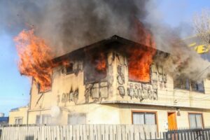 Devastador incendio dejó  ayer a una familia damnificada