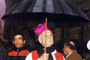 Exobispo Duarte no asiste a liturgia en Valparaíso