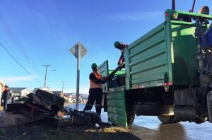 Camión cachurero municipal llegó hasta Costanera del Río entre Zenteno y Av. Frei