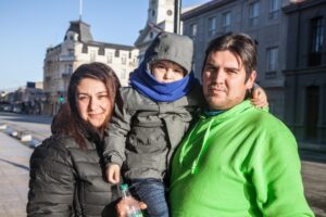 Padres e hijos disfrutaron juntos del desfile dominical como anticipo de otros festejos