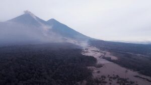 Más de 30 muertos por erupción del volcán de Fuego