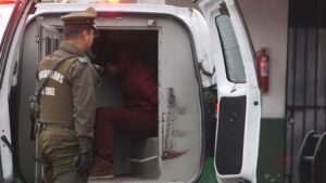 Carabineros hiere a delincuente y detiene a otras dos personas tras robo