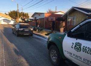 Pareja roba vehículo, lo choca y luego lo abandonan y se dan a la fuga