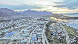 Puerto Williams figura entre las  ciudades con el costo de vida más alto