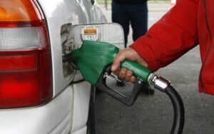 Puntarenenses manifiestan descontento por los precios de la bencina en la región