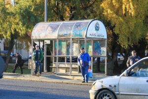 A fines de septiembre deberían estar reparados los 23 paraderos ubicados en el centro de Punta Arenas