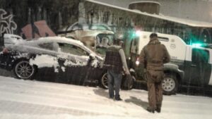 Nueve accidentes y suspensión de vuelos provocó una nueva nevada