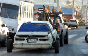 Municipio retirará mil autos abandonados desde las calles de Punta Arenas