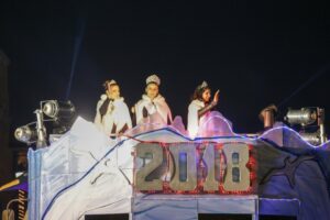 Carnaval de Invierno reunió a 25 mil personas de todas las edades en colorida y musical fiesta