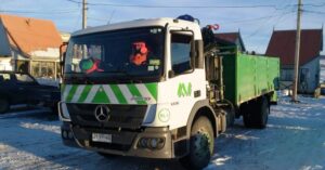 Camión cachurero retiró más de 60  metros cúbicos desde Villa Fresia