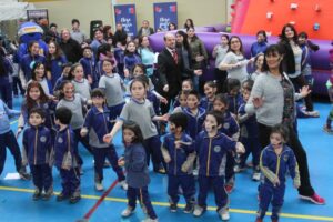 Autoridades fomentan ferias deportivas tras alarmante índice de obesidad infantil