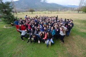 Dos estudiantes reciben becas  de la CChC