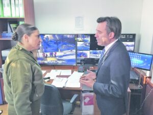 Firman convenio para la instalación de cámaras de vigilancia