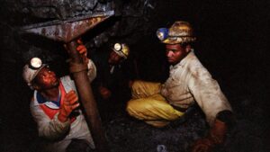 Seis mineros mueren en incendio en una mina de cobre