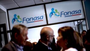 Fonasa “plus”: el plan para competir con las isapres