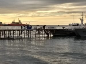 Determinan la identidad de los pescadores fallecidos y siguen las labores de búsqueda