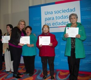 Clubes de Adultos Mayores son beneficiados con millonarios aportes monetarios