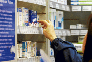 Gasto del bolsillo bajaría un 30% con seguro de fármacos