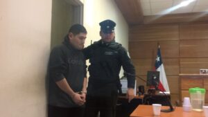 Conductor de carreras clandestinas fue detenido tras intentar atropellar a Carabineros