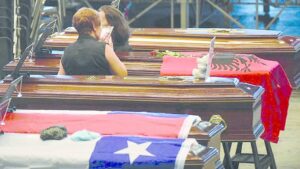 Realizan funerales de Estado por las víctimas del puente en Génova