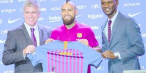 Arturo Vidal fue presentado como nuevo Rey de Barcelona